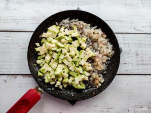 Суп с чечевицей и кабачком