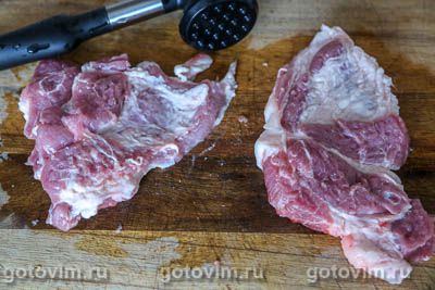 Свинина «Медвежья лапа» с начинкой из сладкого перца с чили и моцареллой