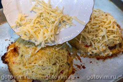 Свинина «Медвежья лапа» с начинкой из сладкого перца с чили и моцареллой