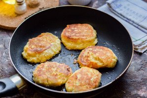 Сырники с гречневой мукой Сырники с гречневой мукой