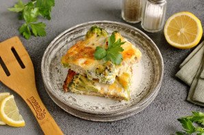 Запеканка с брокколи и лососем