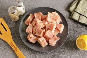 Запеканка с брокколи и лососем