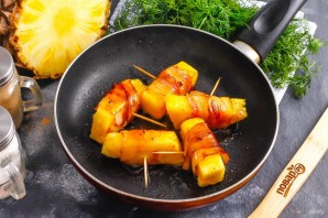 Ананас в беконе