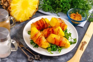 Ананас в беконе