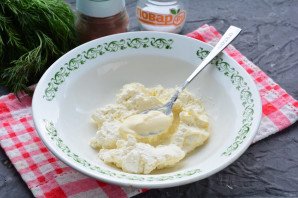 Бутерброды с рикоттой и красной рыбой