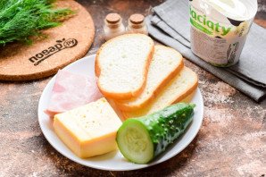 Бутерброды с ветчиной и огурцом