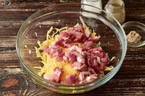 Домашняя колбаса с картошкой