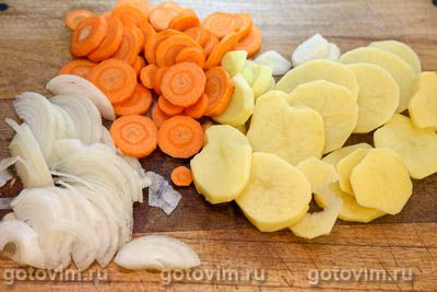 Дублинский коддл или овощное рагу с беконом и свиными колбасками (Dublin coddle) Дублинский коддл или овощное рагу с беконом и свиными колбасками (Dublin coddle)