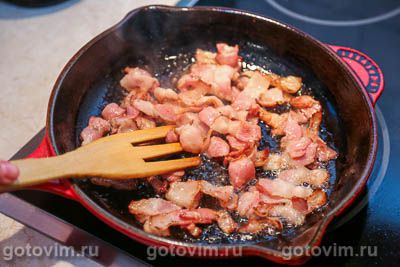 Дублинский коддл или овощное рагу с беконом и свиными колбасками (Dublin coddle) Дублинский коддл или овощное рагу с беконом и свиными колбасками (Dublin coddle)