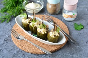 Фаршированные соленые огурцы