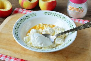 Яблоки фаршированные творогом