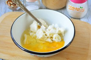 Клюквенный пирог с орехами