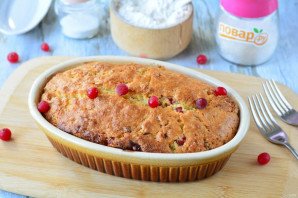 Клюквенный пирог с орехами