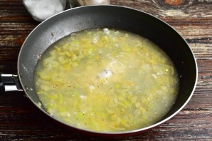 Луковый суп по-парижски