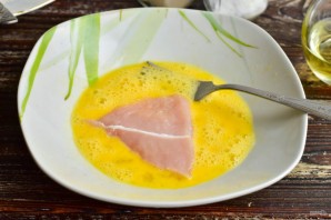 Медальоны из индейки в кунжуте