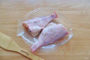 Морской окунь в духовке с лимоном