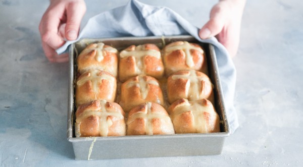 Пасхальные булочки, пошаговый рецепт с фото Пасхальные булочки, пошаговый рецепт с фото