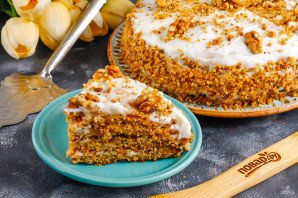 Песочный торт с орехами