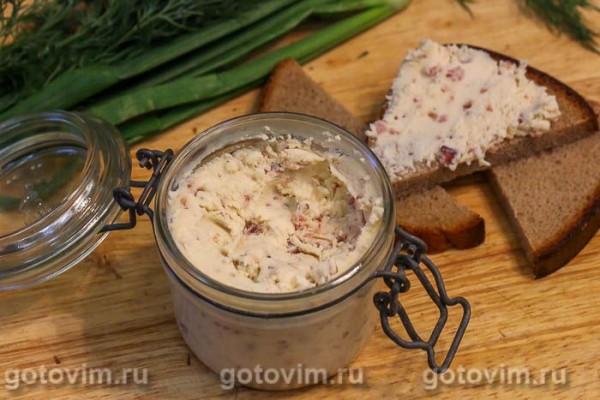 Плавленый сыр из творога с беконом