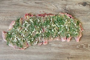 Рулет из свинины в духовке в рукаве