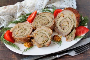 Рулет из свинины в духовке в рукаве