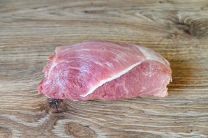 Рулет из свинины в духовке в рукаве