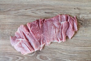 Рулет из свинины в духовке в рукаве