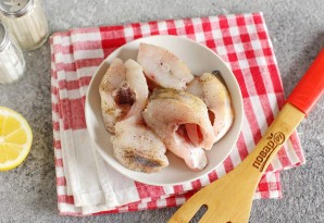 Рыбные стейки с овощами в духовке