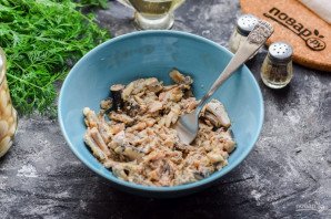 Салат из рыбных консервов с фасолью Салат из рыбных консервов с фасолью