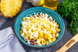 Салат с цесаркой с ананасом