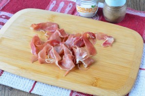 Салат с хамоном и рукколой