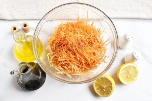 Салат с куриной грудкой и капустой