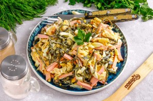 Салат с лавашом и колбасой