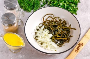 Салат с лавашом и колбасой