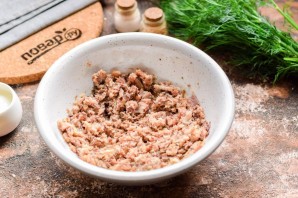 Салат с сайрой и фасолью