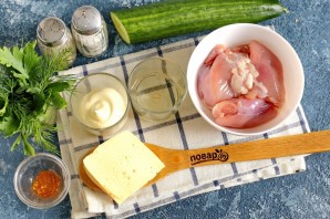 Салат с жареной курицей