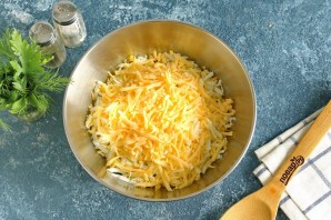 Салат с жареной курицей