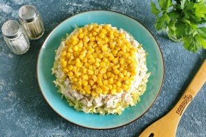 Салат слоеный с курицей