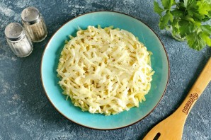 Салат слоеный с курицей