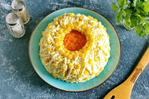 Салат слоеный с курицей