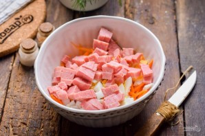 Салат со свеклой и колбасой Салат со свеклой и колбасой