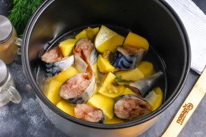 Скумбрия с картошкой в мультиварке