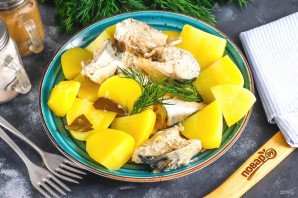 Скумбрия с картошкой в мультиварке