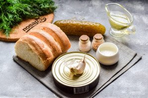 Советские бутерброды со шпротами