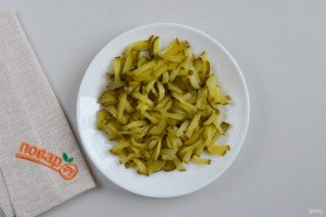 Суп с фасолью и огурцами