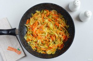 Суп с фасолью и огурцами