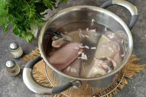 Уха из сибаса