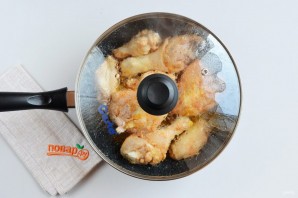 Вкусная жареная курица