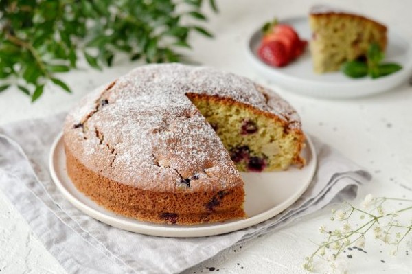 Выпечка на скорую руку! 10 рецептов вкусного манника на кефире, молоке, сметане и не только        