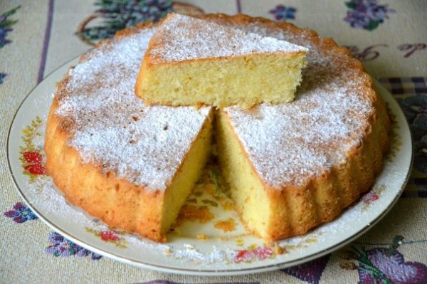 Выпечка на скорую руку! 10 рецептов вкусного манника на кефире, молоке, сметане и не только Выпечка на скорую руку! 10 рецептов вкусного манника на кефире, молоке, сметане и не только